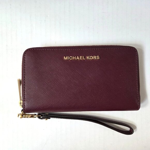 Michael Kors Wallet Burgundy Jet Set Travel Saffiano Leather Zip Around Wristlet - Picture 1 of 11